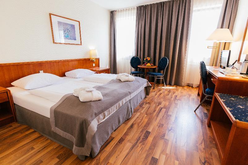 Hotel Excelsior - Central Station Франкфурт-на-Майне Экстерьер фото
