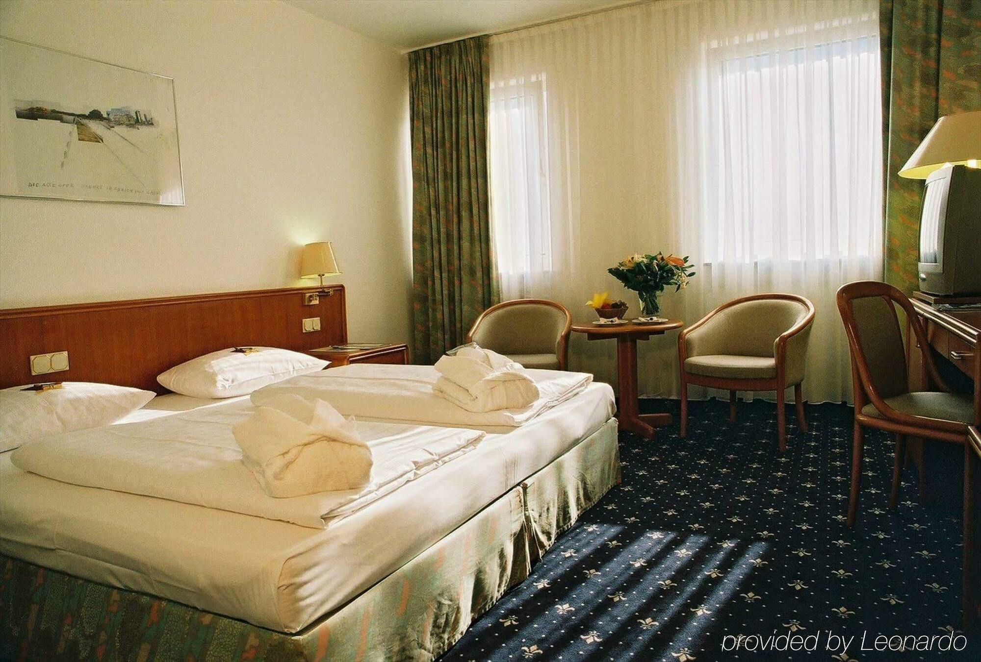 Hotel Excelsior - Central Station Франкфурт-на-Майне Номер фото